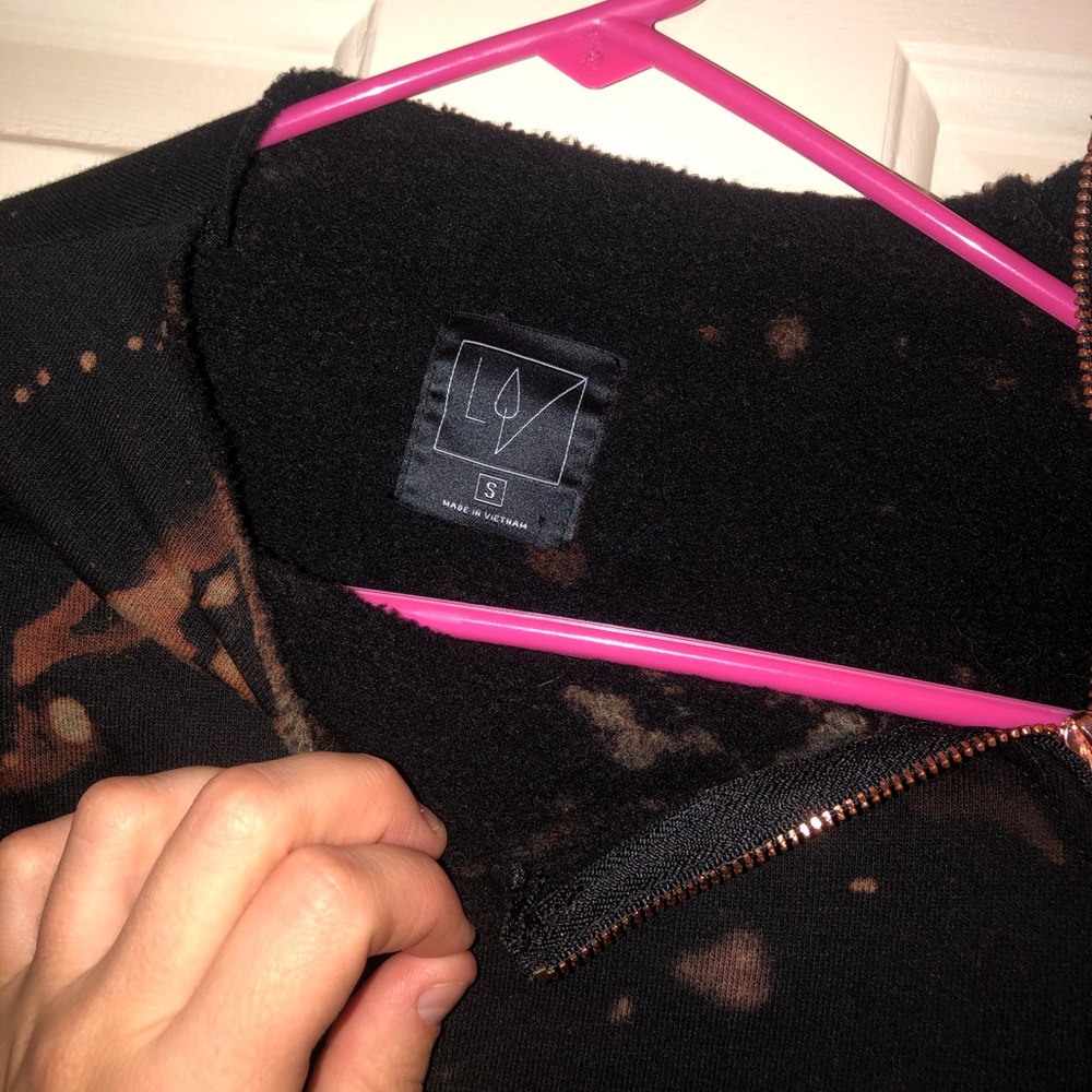 Custom Acid Wash sweater - Picture 4 of 7